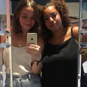 Meet your Posher, Laura